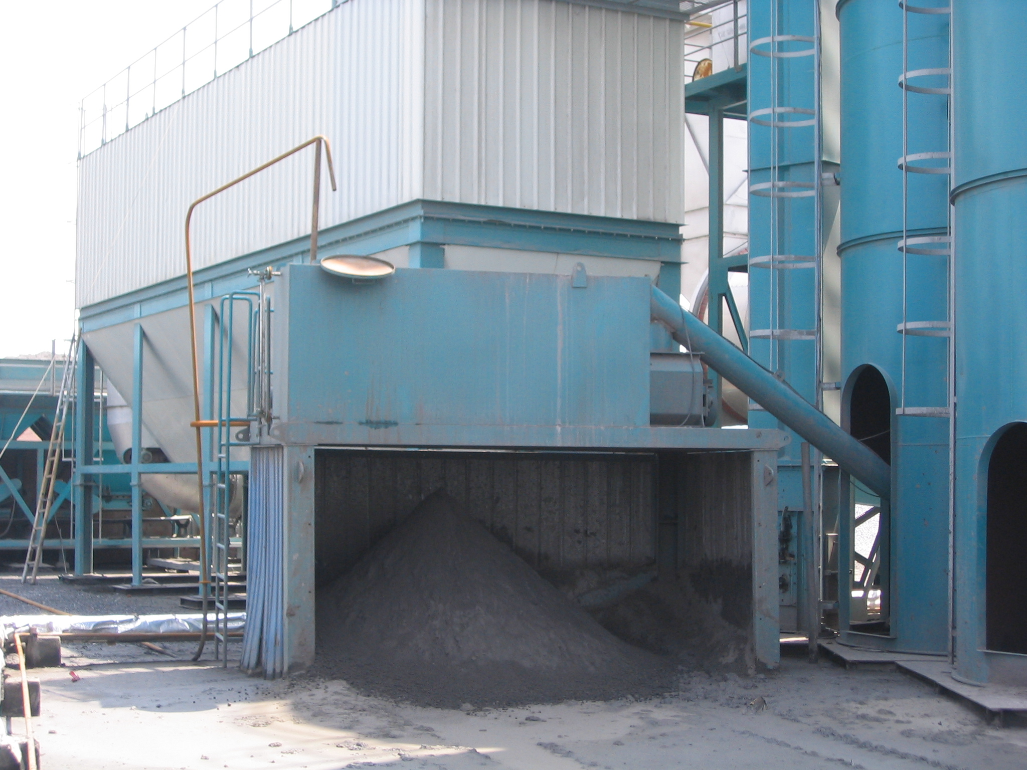 Brief Introduction of Recycled Powder Humidifying Mixer in Asphalt Mixing Plant