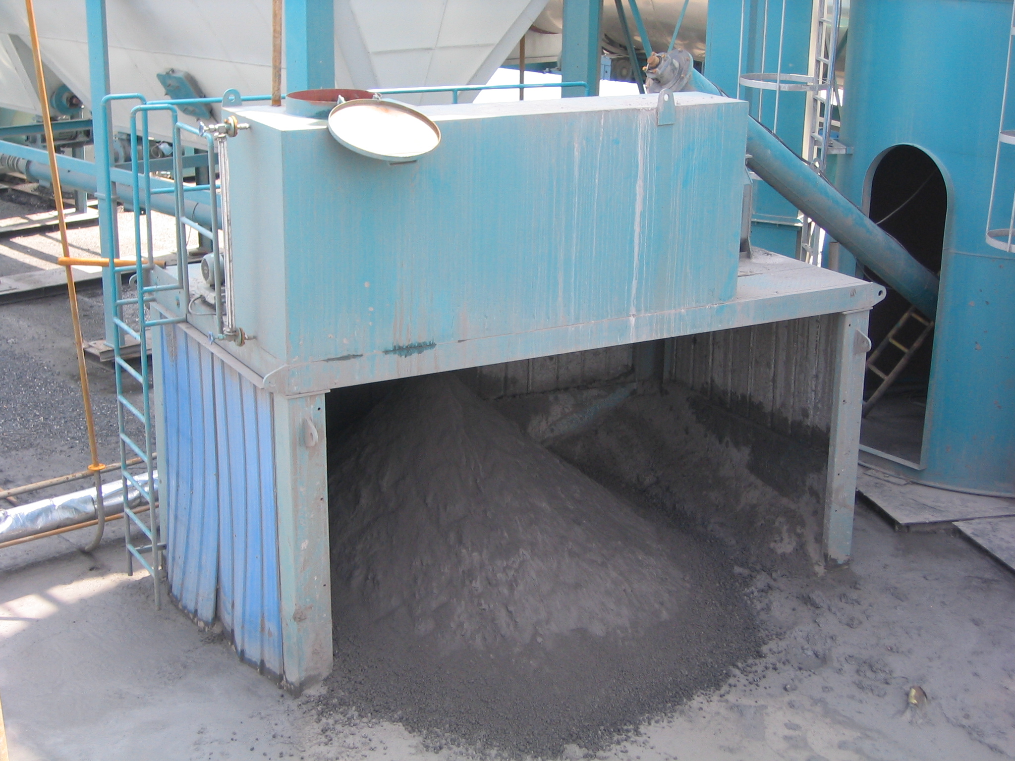 Brief Introduction of Recycled Powder Humidifying Mixer in Asphalt Mixing Plant